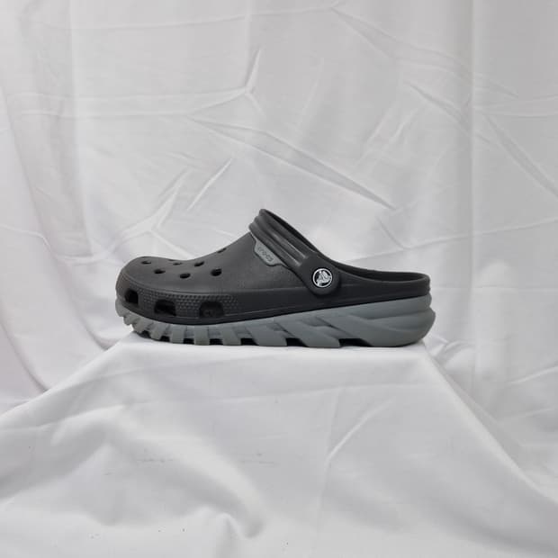 M7W9 크록스 듀엣 맥스 클로그 슬리퍼