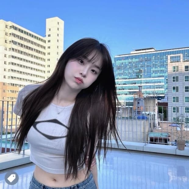 미스치프 롬버스 미니 티셔츠 블랙 스카이