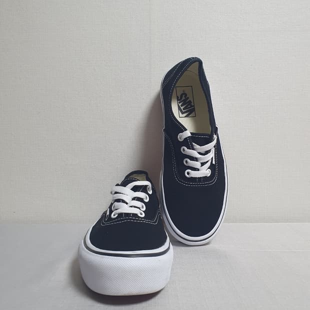 240mm반스 어센틱 플랫폼 2.0 블랙 화이트