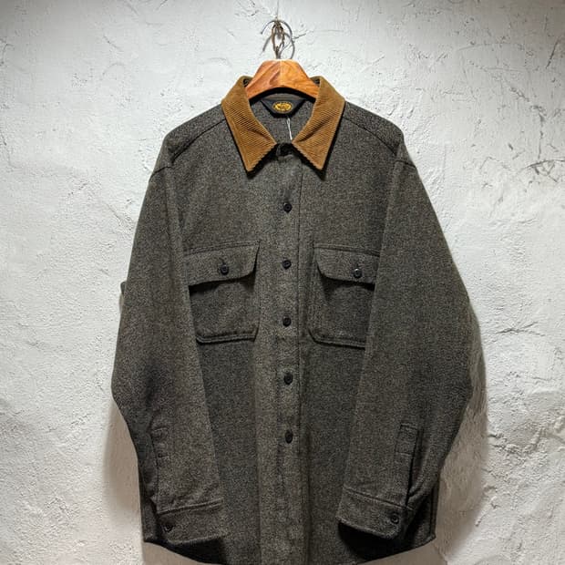80-90‘s Woolrich Courduroy Collar Shirt