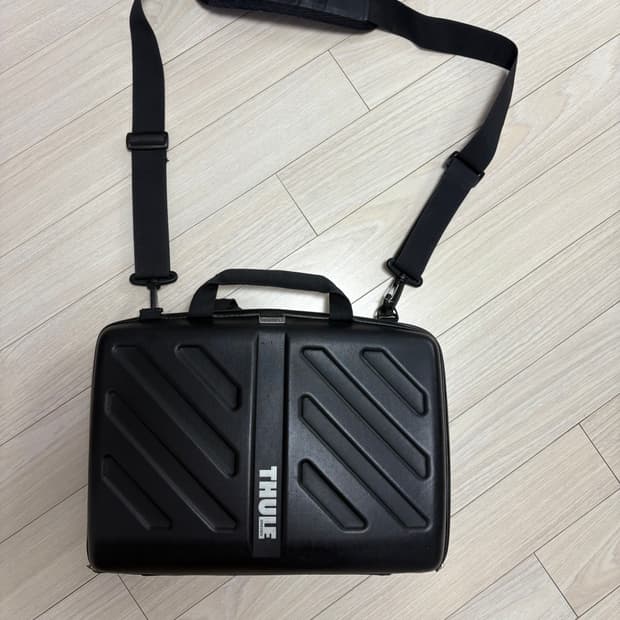 툴레 노트북 태블릿 가방 15인치