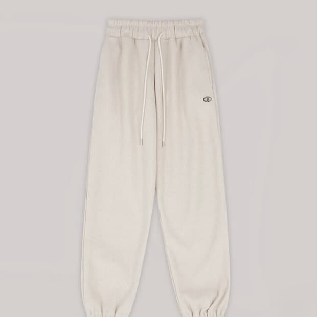 시엔느 심볼 니트 조거 팬츠 크림