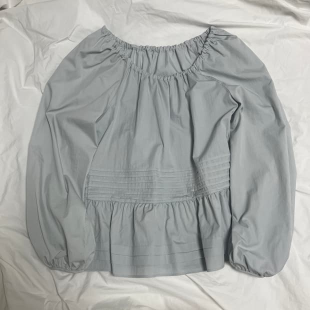 [새상품] 아우로 코튼 핀턱 블라우스 (pale blue)