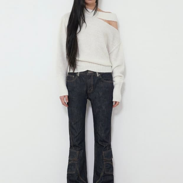 보헤미안서울 컷아웃 슬림핏 니트