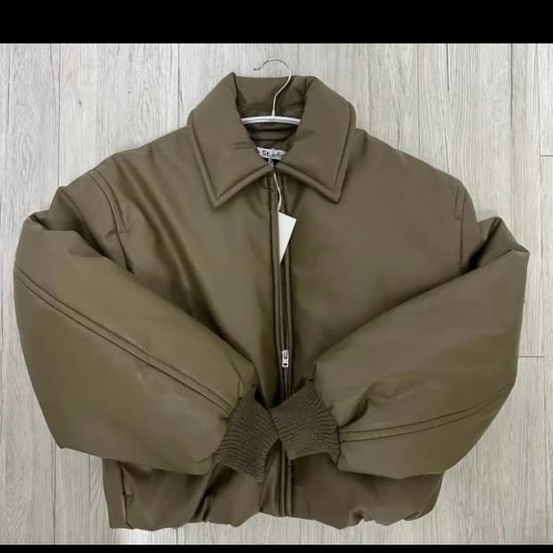 아크네스튜디오 레더 봄버 36 팝니다