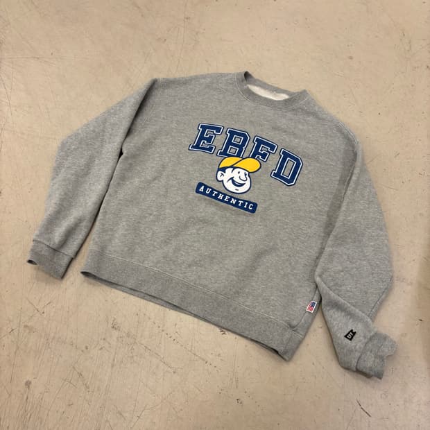 이벳필드 빅로고 맨투맨