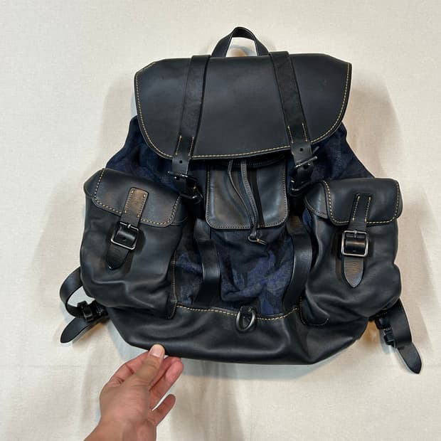 코치 COACH 헤리티지 레더 백팩 블랙