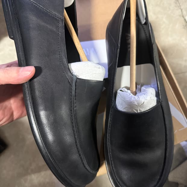 41사이즈 자라 레더 로퍼 2623/520