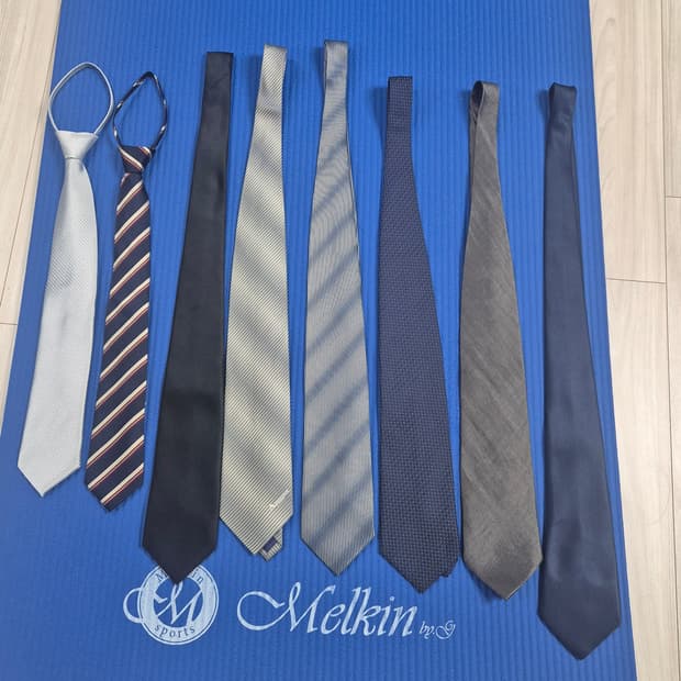 넥타이 8개 일괄 판매 (상태최상)