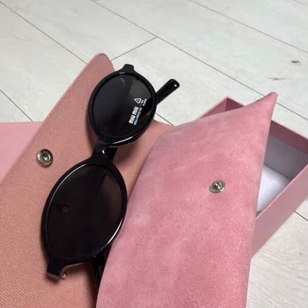 미우미우 선글라스 SMU04Z