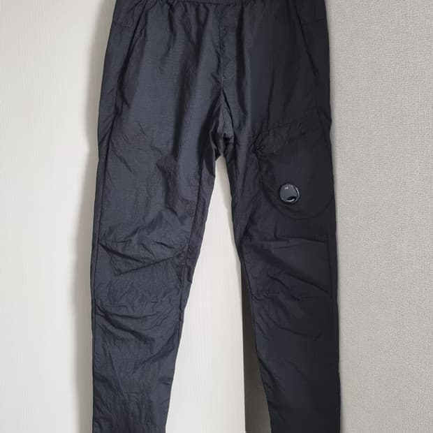 cp컴퍼니 나일론 팬츠