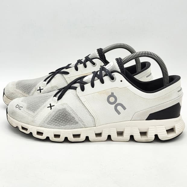 온 러닝 클라우드 X 3 아이보리 블랙 (260)
