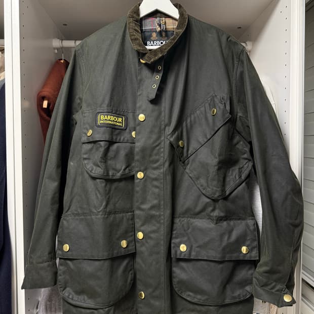 바버 인터내셔널 A7 왁스 자켓 (1시간 착용 / 40사이즈)