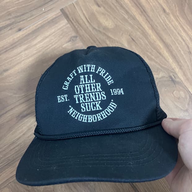 네이버후드 메쉬 트러커 캡