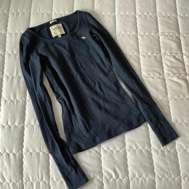 아베크롬비 레어 00s 네이비 슬림핏 와플 니트 롱슬리브