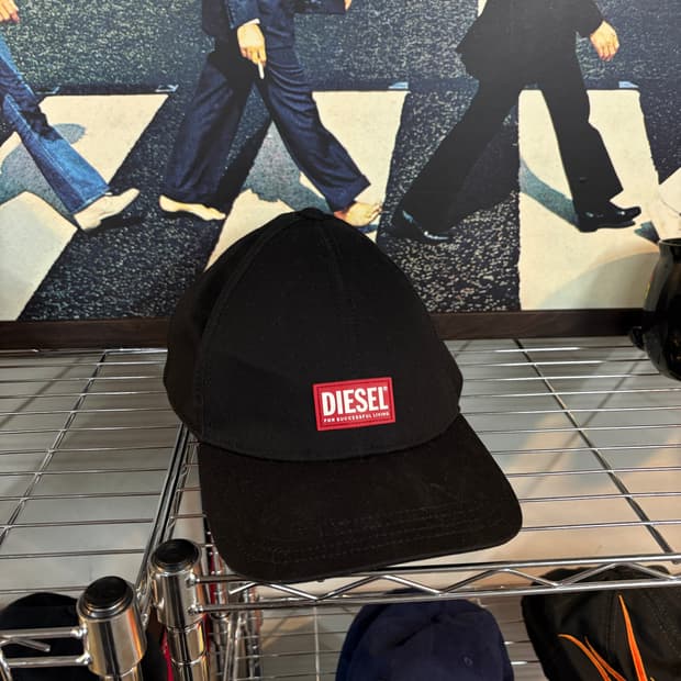 DIESEL 디젤 블랙 로고 볼캡
