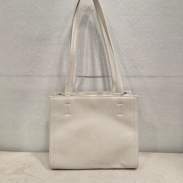 스탠드오일 오블롱백 크림 숄더백