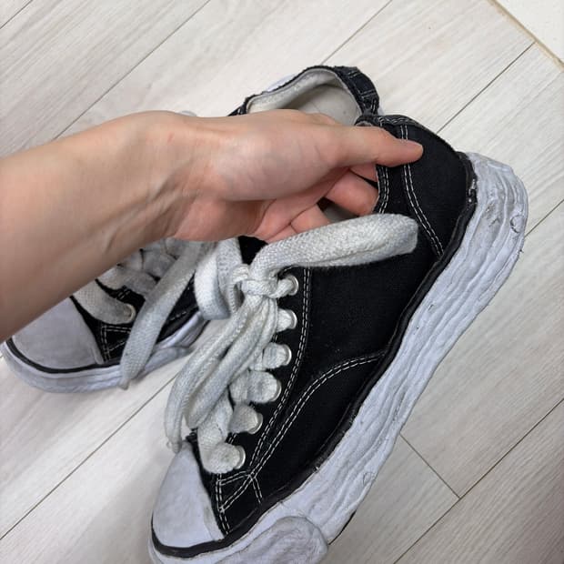 메종 미하라 야스히로 피터슨 OG 솔 캔버스 로우 스니커즈 블랙