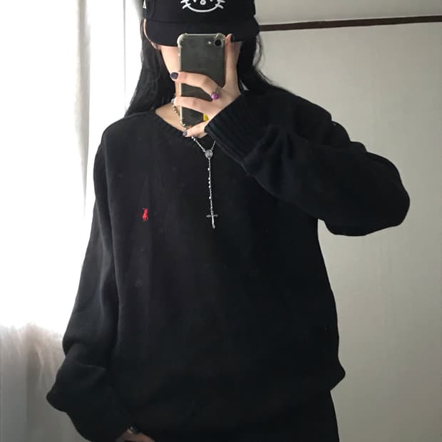 폴로 블랙 오버핏 브이넥 니트