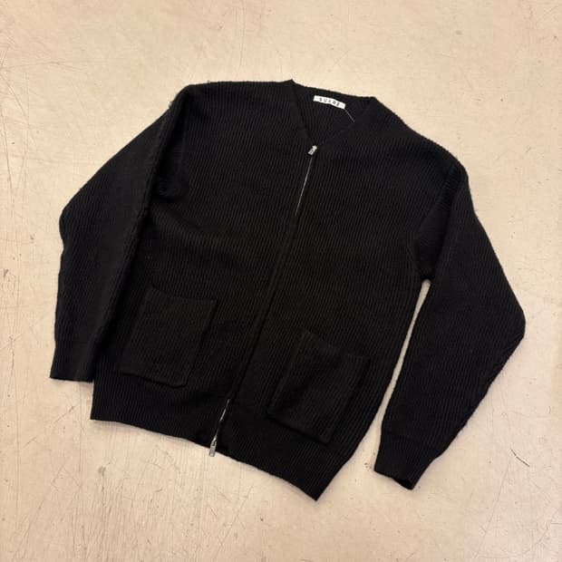 수아레 투웨이 니트 집업