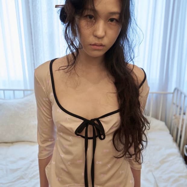 구해요) 카나제이 캔디 프린팅 탑