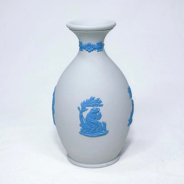 [영국엔틱] 웨지우드 제스퍼웨어 오목 베이스 화병_ 화이트