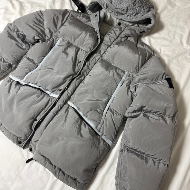 스톤아일랜드 44508 나일론 메탈 점퍼 L사이즈 팝니다