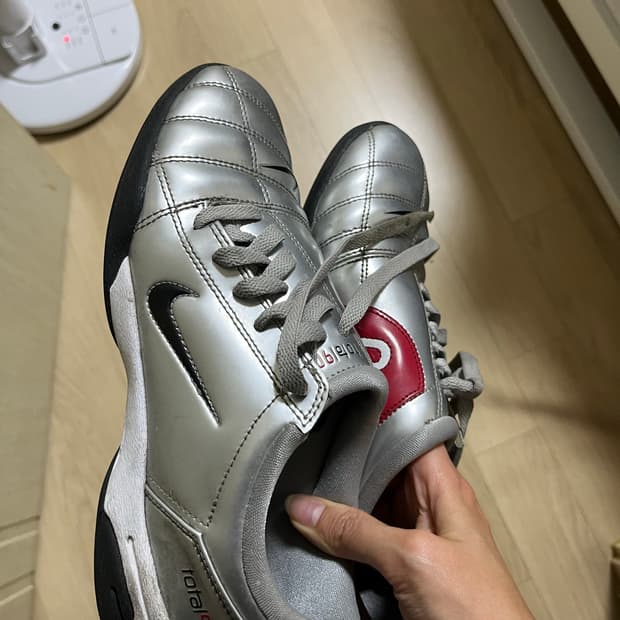 나이키 토탈90 실버 250