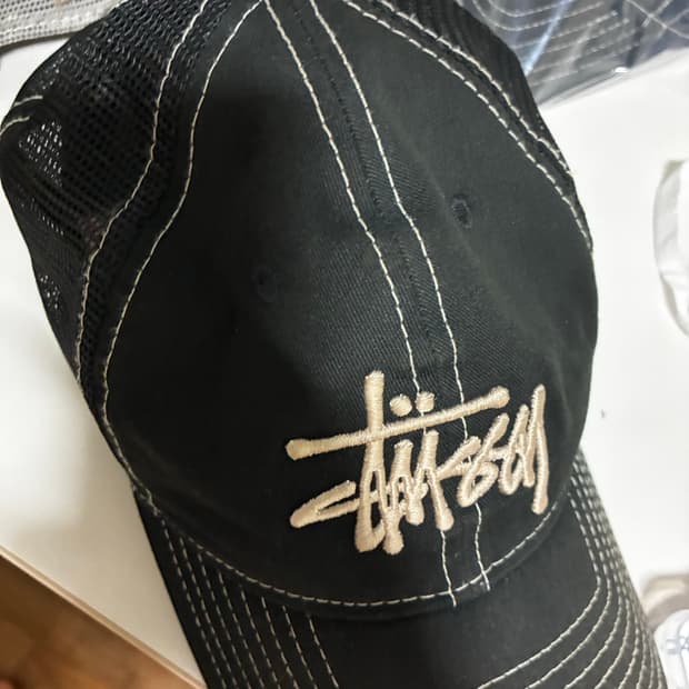 스투시 뉴에라 베이직트러커 블랙