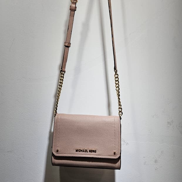 마이클코어스(Michael Korse) 핑크 미니 크로스백 