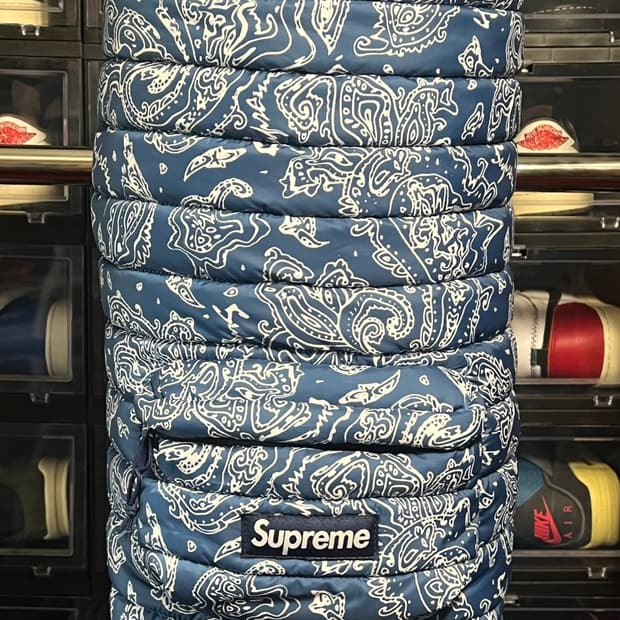 22FW 슈프림 퍼퍼 백팩 블루 페이즐리