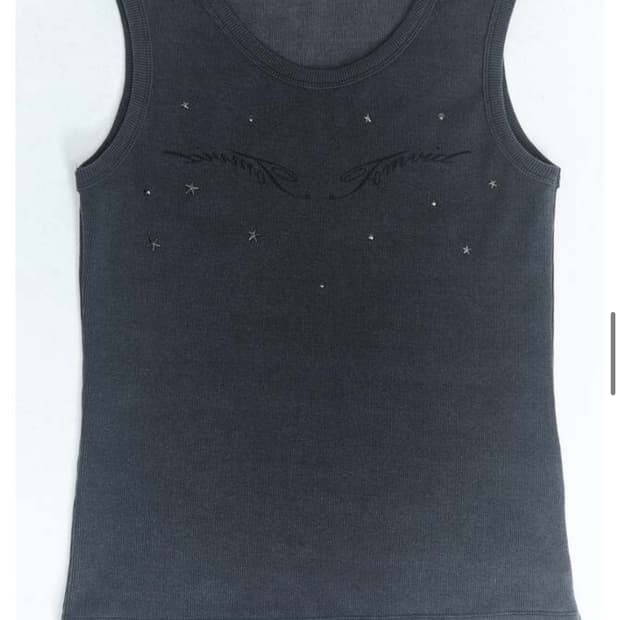 톰비드 스터드 그래픽 슬리브리스