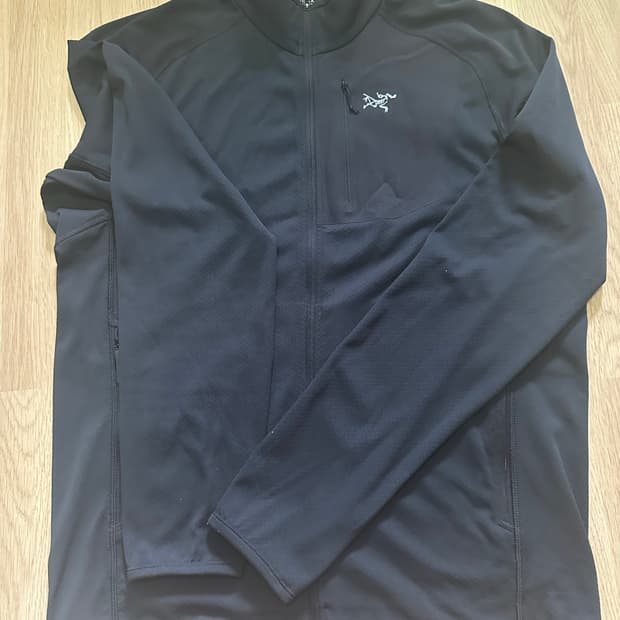 아크테릭스 26ss 델타 자켓 M사이즈