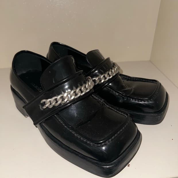 쏘유레슈어 스퀘어 더비 270 블랙