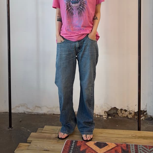 Levi’s 527 로우 부츠컷 데님 팬츠 연청 워시 