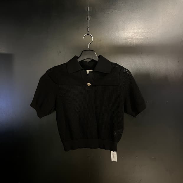 톰 그레이하운드 하트 버튼 카라 니트