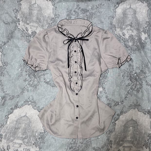 긱시크 프릴 반팔 리본 고딕 공겜여주 블라우스
갸루일브히메갸루