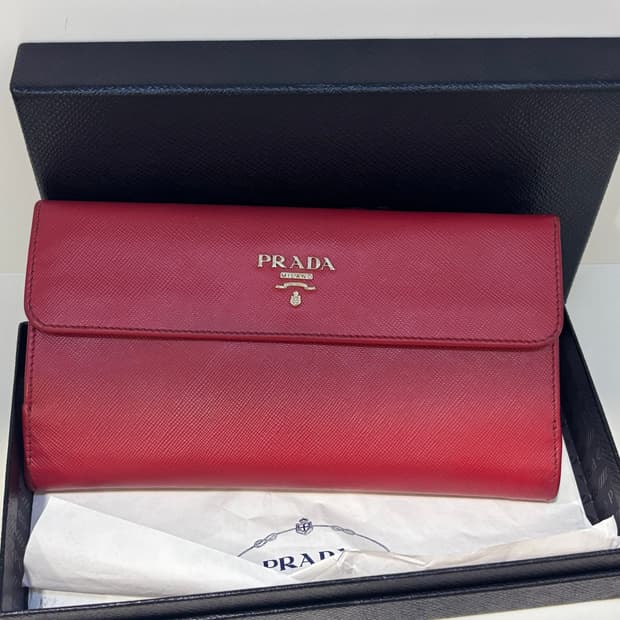 프라다 빨강 장지갑 (수수료X)