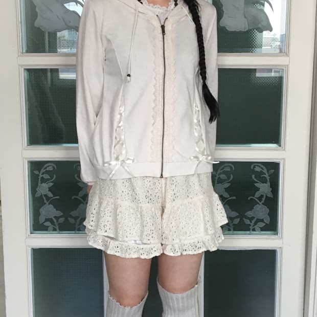 Axes femme lace trimming lace up point h