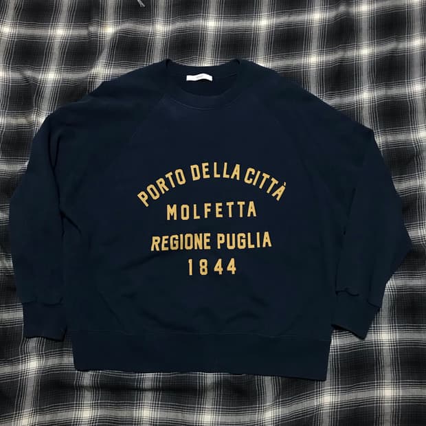 저널 스탠다드 재팬 밀리터리 폰트 크롭 스웻셔츠