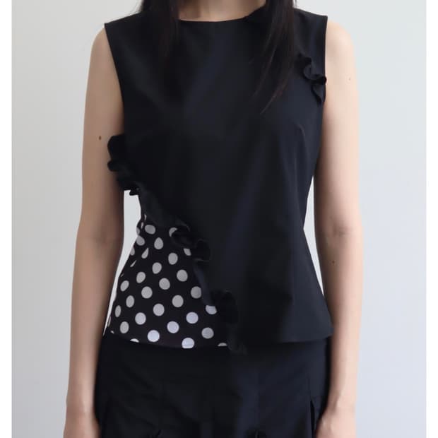 바하윤 Dot ruffule sleeveless