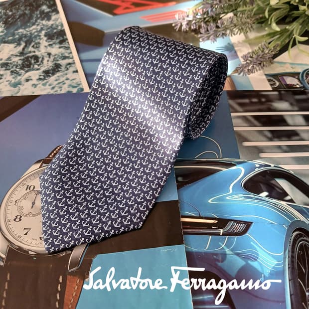 페라가모 실크 네이비 앵커 패턴 넥타이 8.2cm A+등급 A18928
