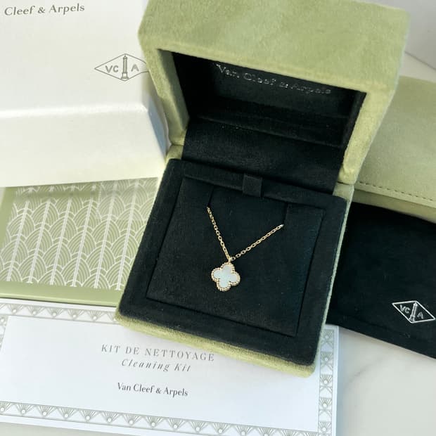 [미사용/정품] 반클리프 스위트 알함브라 목걸이 옐로우 골드 마더오브펄