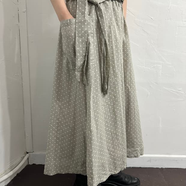 dot pocket long skirt
