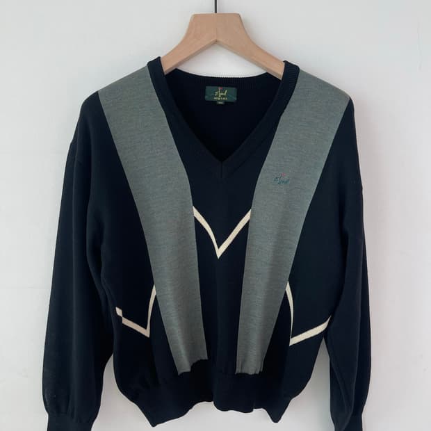 엘로드 골프 브이넥 니트 100