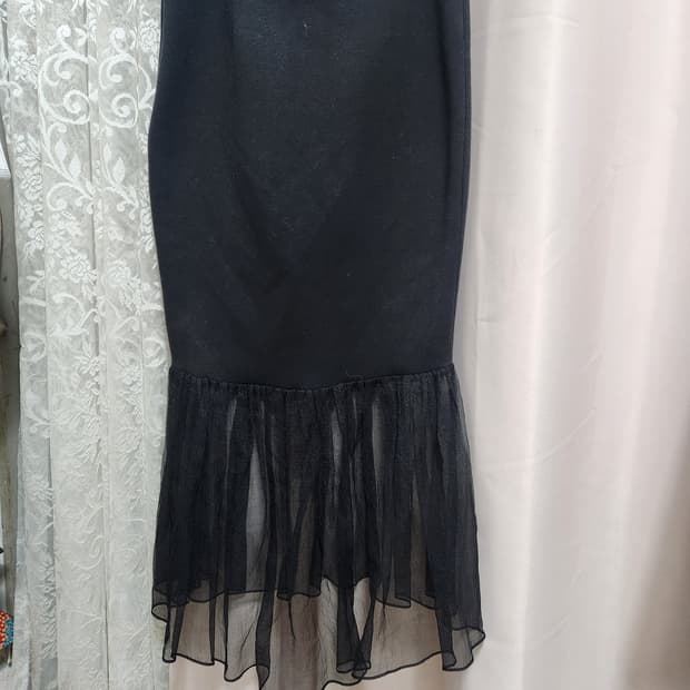 비이커 블랙 튤립 머메이드 스커트