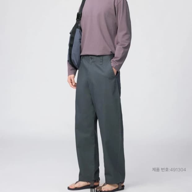 유니클로 와이드 치노 팬츠 68블루 79사이즈