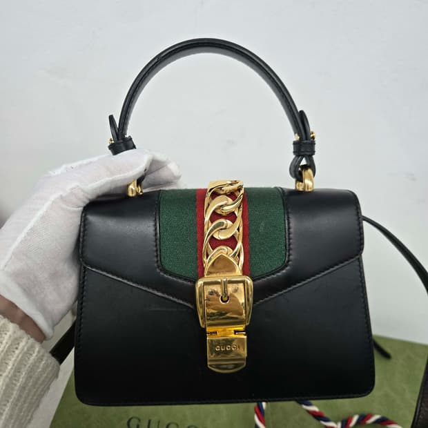 [보증서 정품] 구찌 실비백 블랙