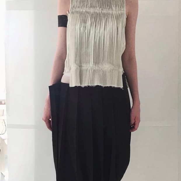 에옹쓰 플리츠 탑 새상품