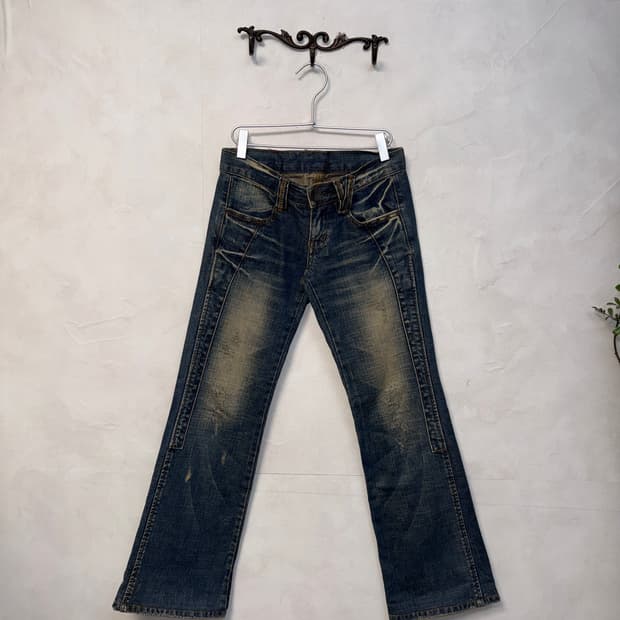 Washing denim lowrise bootscut pants 